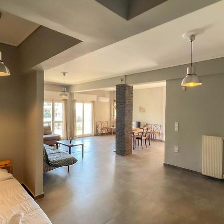 Alimos Sea View Family Apartment Atene Esterno foto
