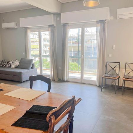 Alimos Sea View Family Apartment Atene Esterno foto