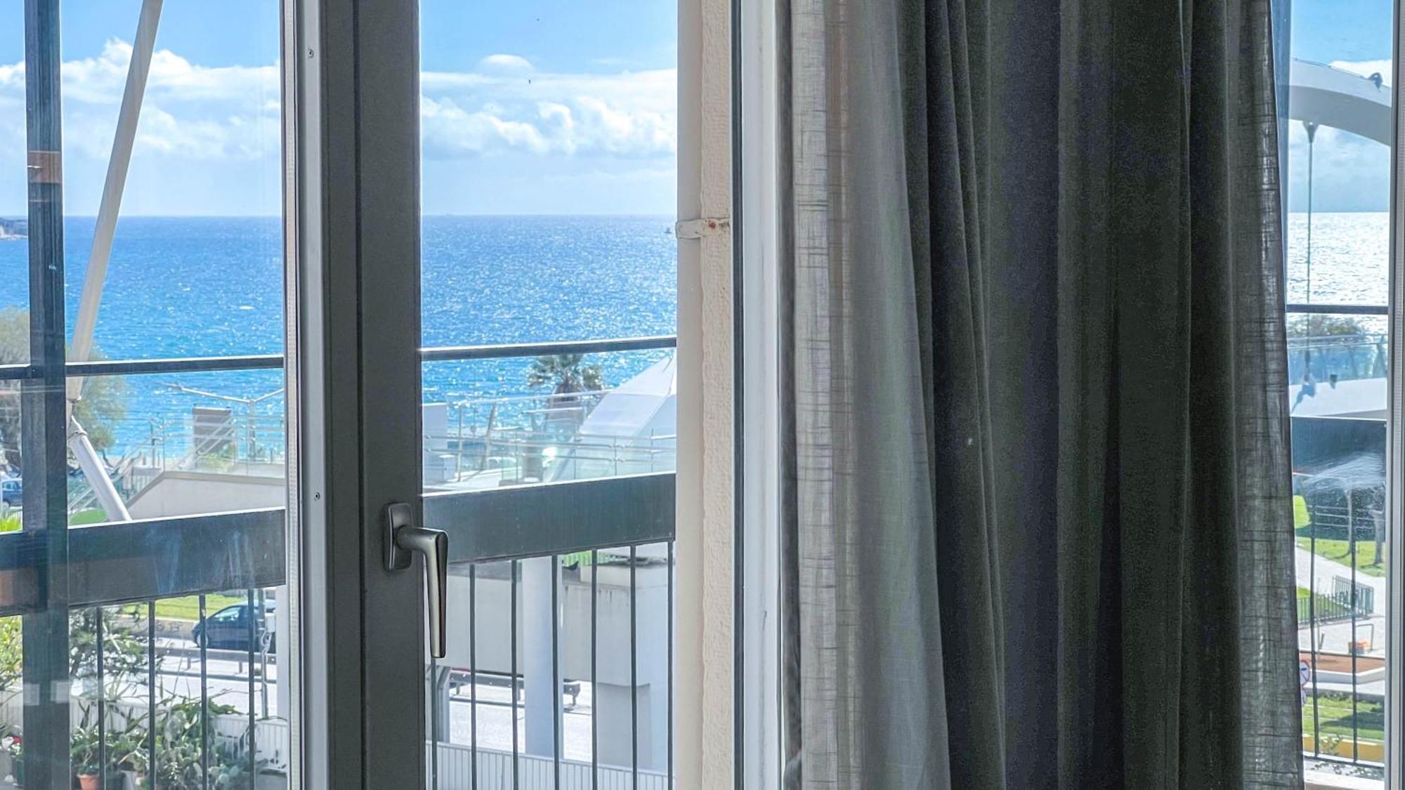 Alimos Sea View Family Apartment Atene Esterno foto